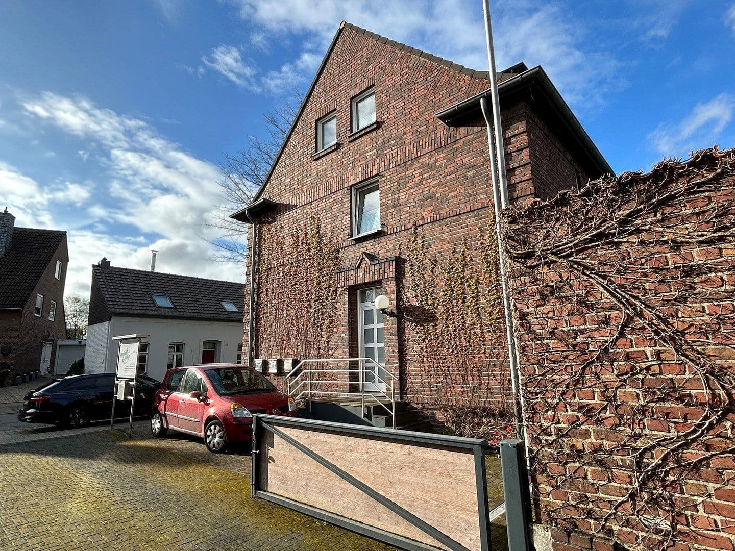 Prenájom bytu 2-izbový 55 m², Meerbusch, Severné Porýnie - Westfálsko Prenájom bytu 2-izbový 55 m², Meerbusch, Severné Porýnie - Westfálsko