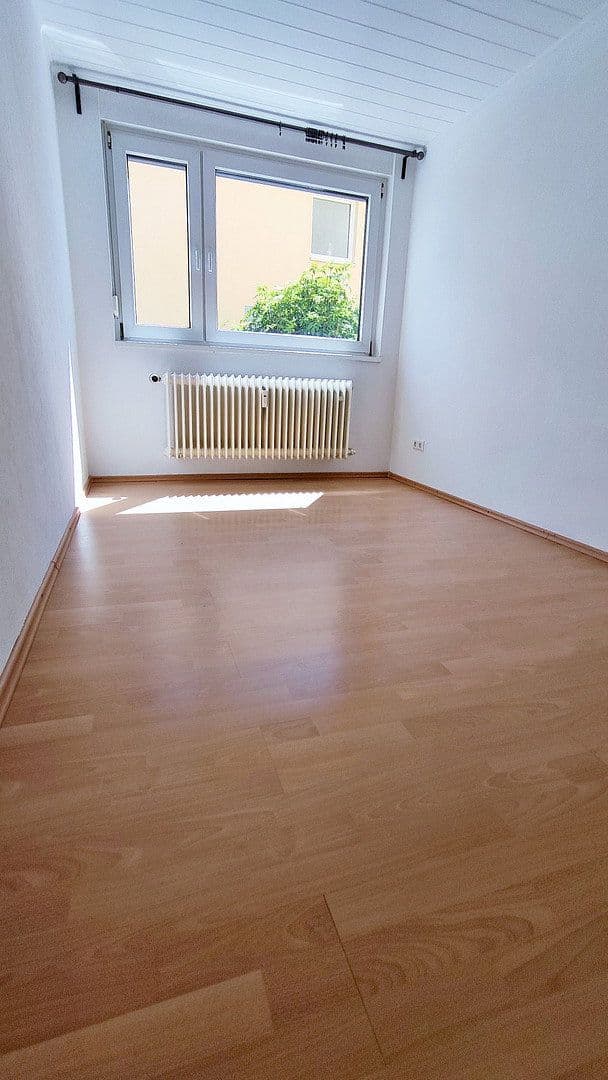 Prenájom bytu 3-izbový 83 m², Eppelheim, Bádensko-Wurttembersko Prenájom bytu 3-izbový 83 m², Eppelheim, Bádensko-Wurttembersko