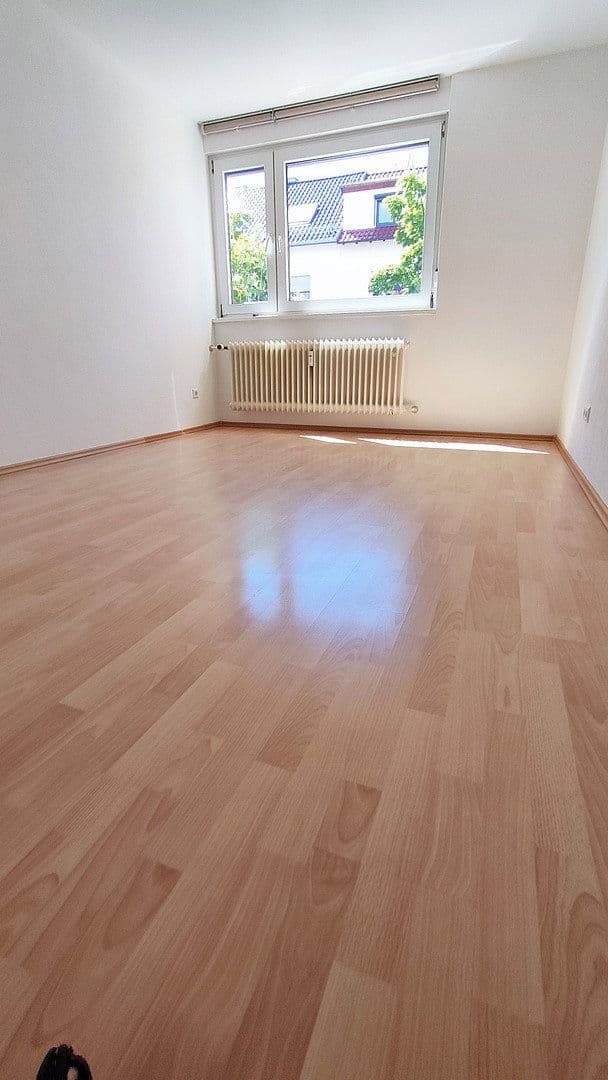 Prenájom bytu 3-izbový 83 m², Eppelheim, Bádensko-Wurttembersko Prenájom bytu 3-izbový 83 m², Eppelheim, Bádensko-Wurttembersko