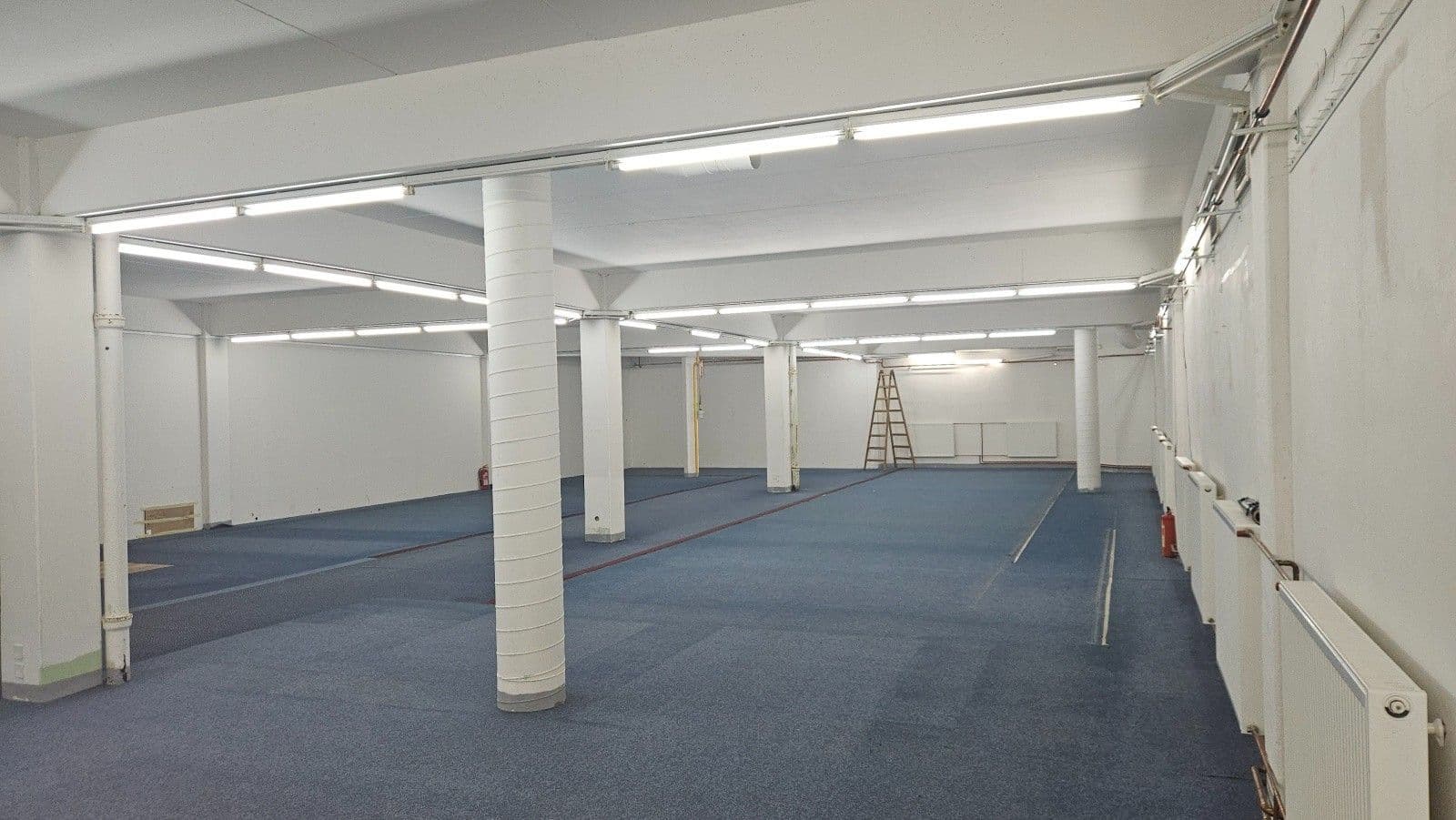 Prenájom nebytového priestoru 430 m², V Jamce, Rakovník, Středočeský kraj Prenájom nebytového priestoru 430 m², V Jamce, Rakovník, Středočeský kraj