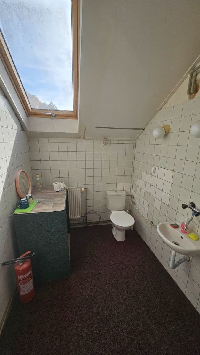 Prenájom nebytového priestoru 430 m², V Jamce, Rakovník, Středočeský kraj Prenájom nebytového priestoru 430 m², V Jamce, Rakovník, Středočeský kraj