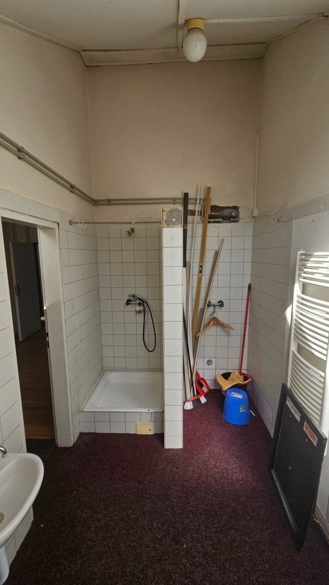 Prenájom nebytového priestoru 430 m², V Jamce, Rakovník, Středočeský kraj Prenájom nebytového priestoru 430 m², V Jamce, Rakovník, Středočeský kraj