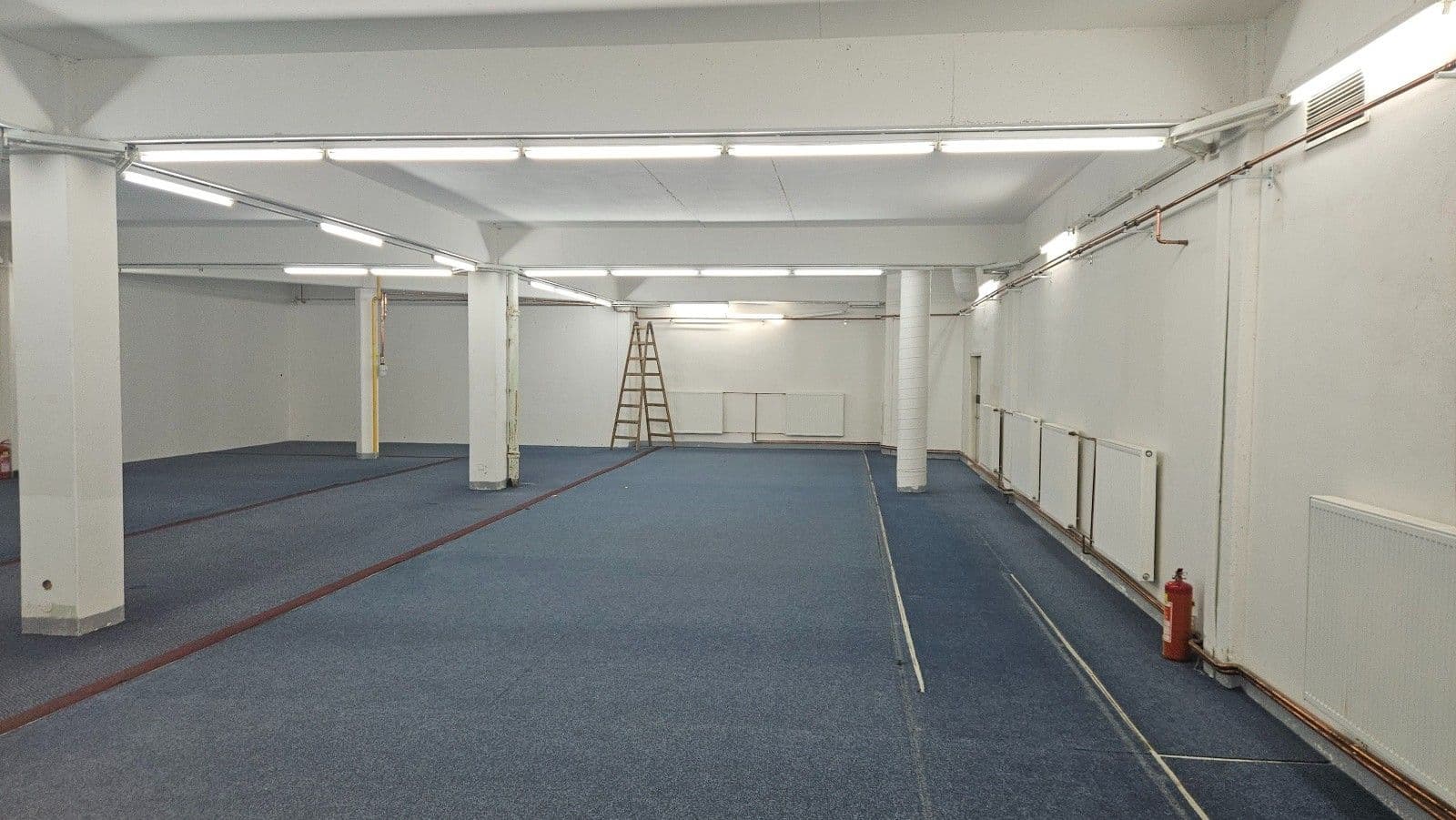 Prenájom nebytového priestoru 430 m², V Jamce, Rakovník, Středočeský kraj Prenájom nebytového priestoru 430 m², V Jamce, Rakovník, Středočeský kraj