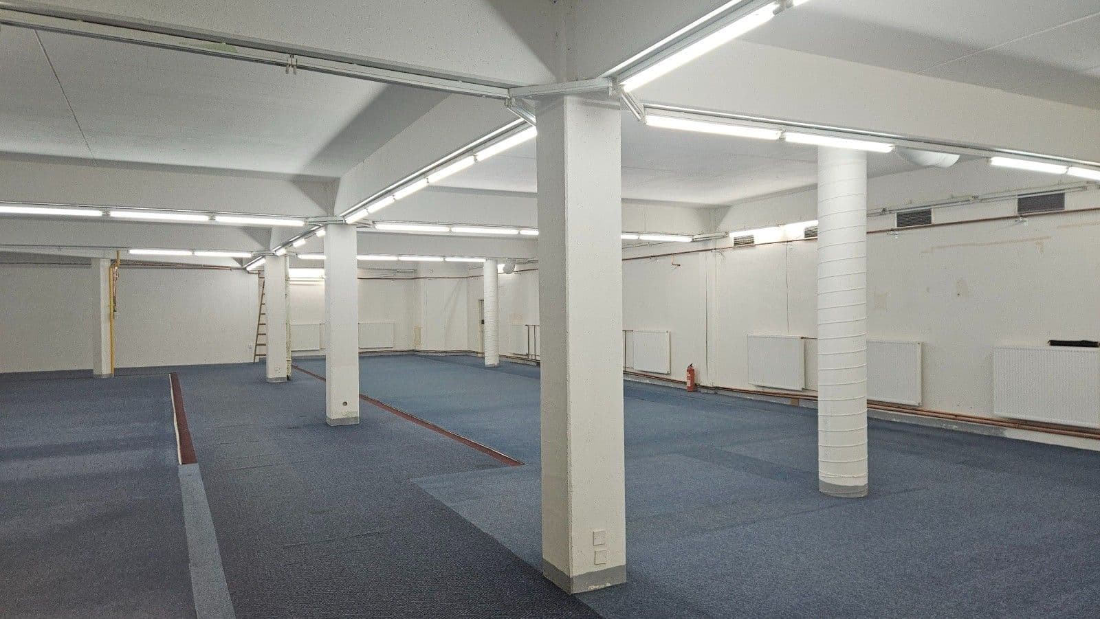 Prenájom nebytového priestoru 430 m², V Jamce, Rakovník, Středočeský kraj Prenájom nebytového priestoru 430 m², V Jamce, Rakovník, Středočeský kraj