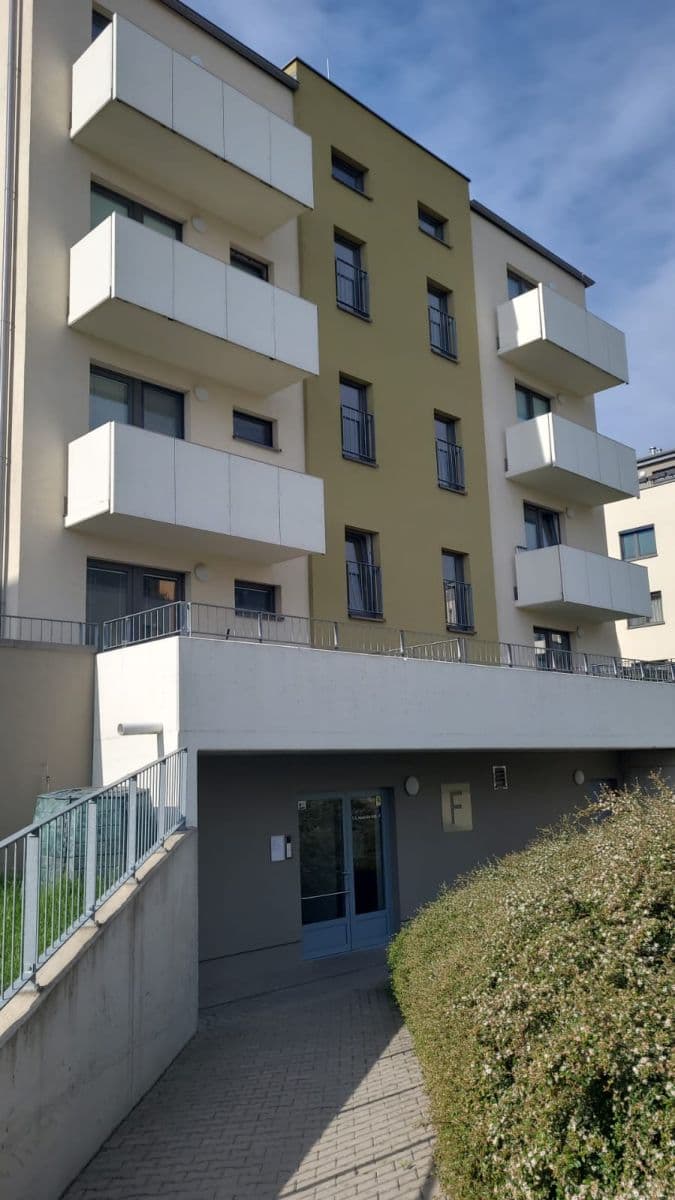 Predaj bytu 2-izbový 56 m², T. G. Masaryka, Horoměřice, Středočeský kraj Predaj bytu 2-izbový 56 m², T. G. Masaryka, Horoměřice, Středočeský kraj