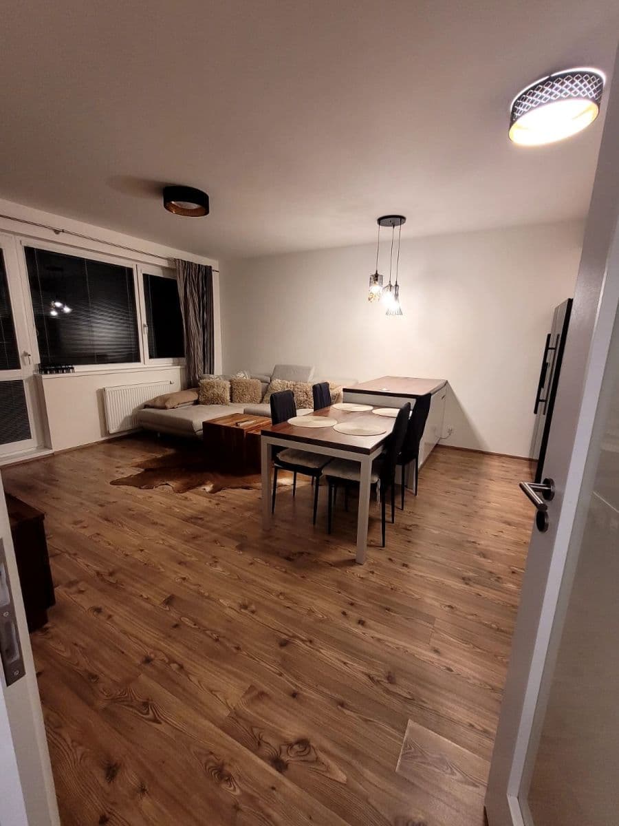 Predaj bytu 2-izbový 56 m², T. G. Masaryka, Horoměřice, Středočeský kraj Predaj bytu 2-izbový 56 m², T. G. Masaryka, Horoměřice, Středočeský kraj