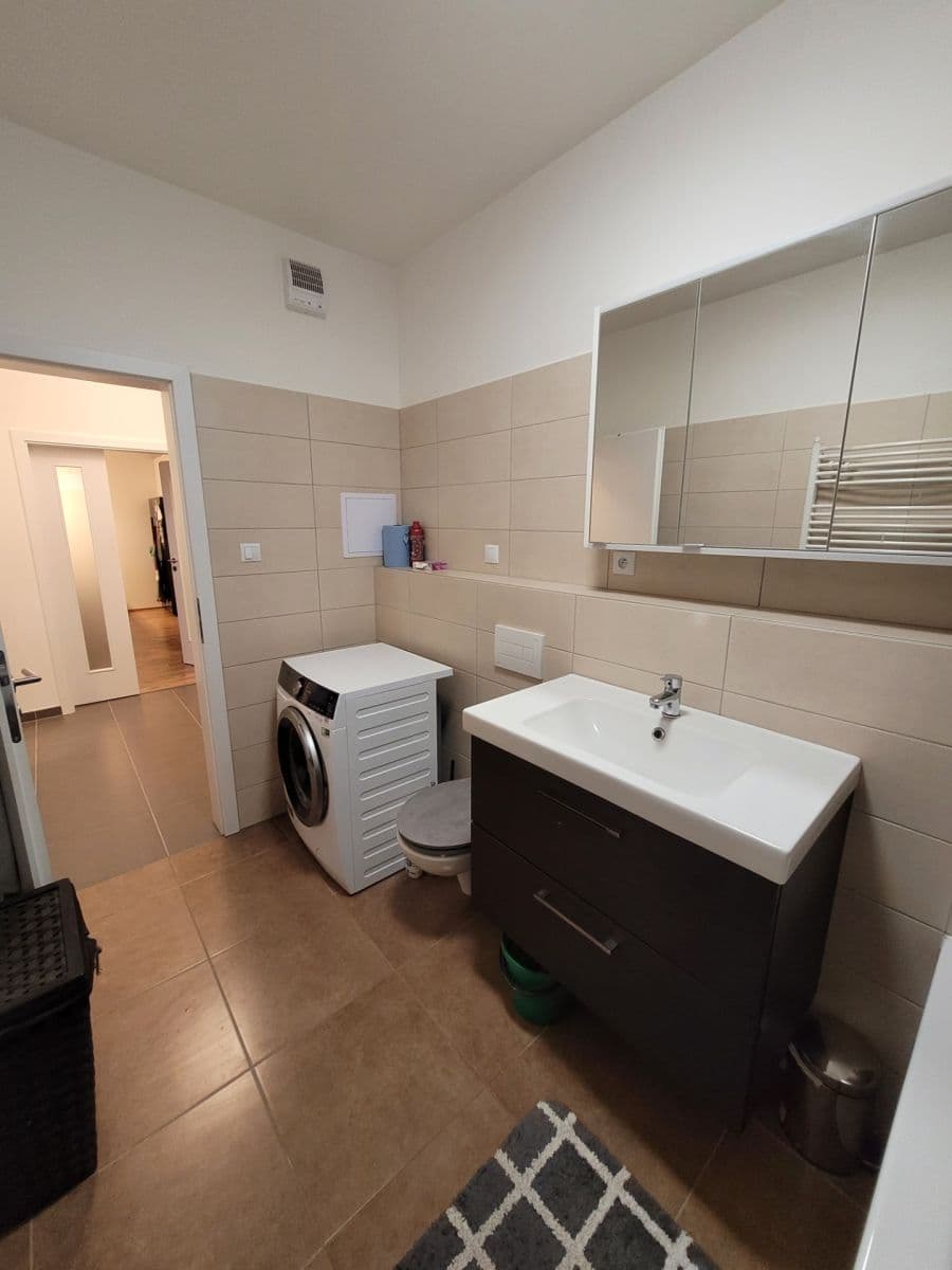 Predaj bytu 2-izbový 56 m², T. G. Masaryka, Horoměřice, Středočeský kraj Predaj bytu 2-izbový 56 m², T. G. Masaryka, Horoměřice, Středočeský kraj