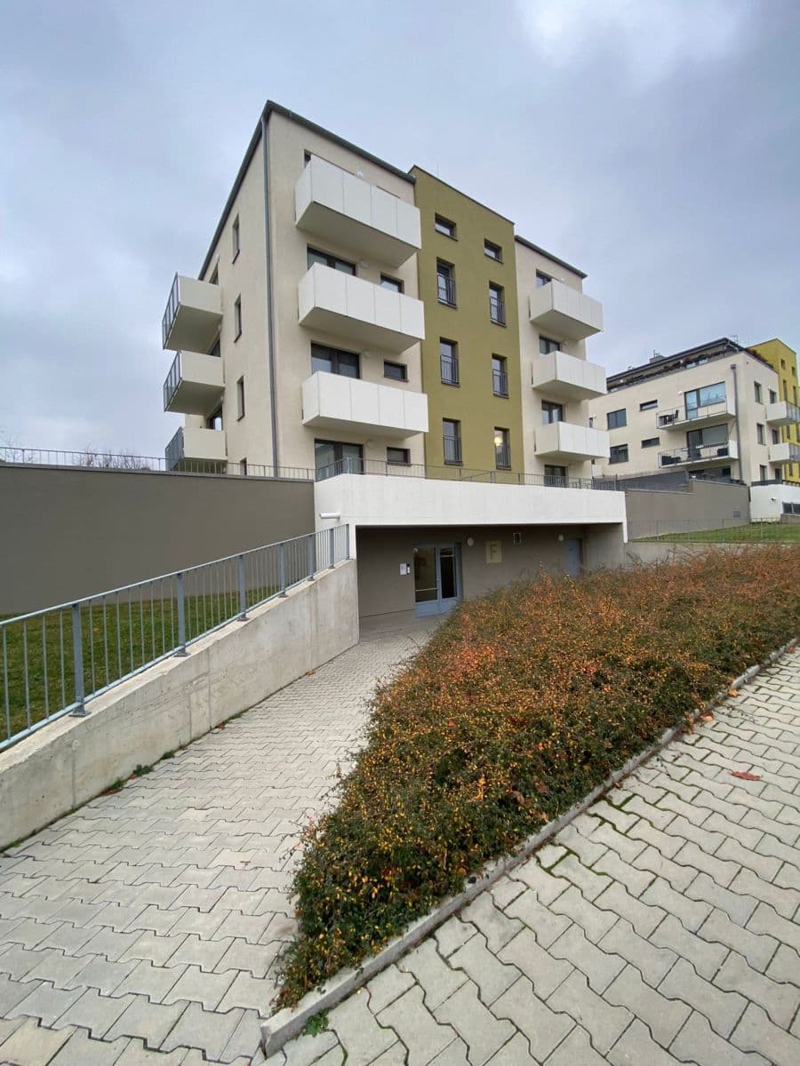 Predaj bytu 2-izbový 56 m², T. G. Masaryka, Horoměřice, Středočeský kraj Predaj bytu 2-izbový 56 m², T. G. Masaryka, Horoměřice, Středočeský kraj