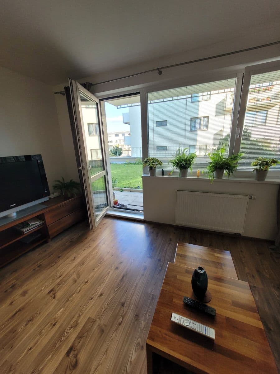 Predaj bytu 2-izbový 56 m², T. G. Masaryka, Horoměřice, Středočeský kraj Predaj bytu 2-izbový 56 m², T. G. Masaryka, Horoměřice, Středočeský kraj