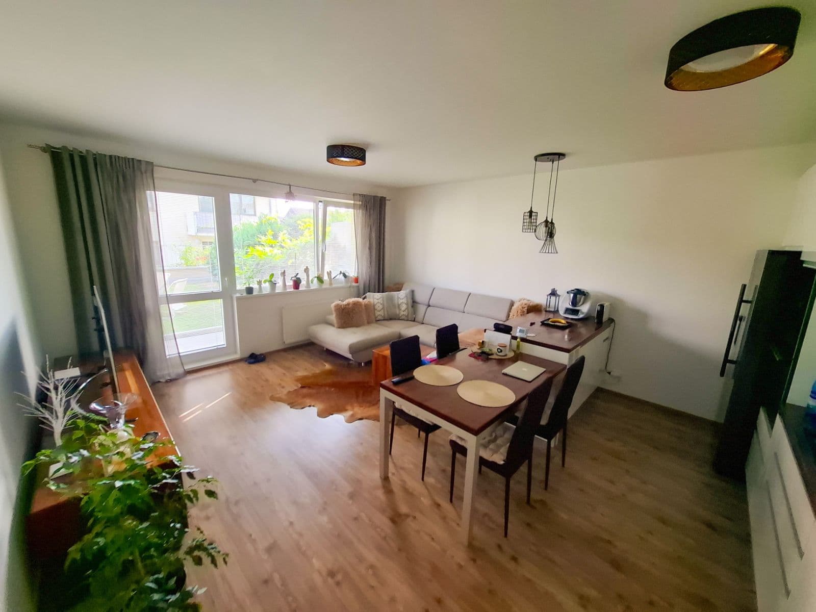 Predaj bytu 2-izbový 56 m², T. G. Masaryka, Horoměřice, Středočeský kraj Predaj bytu 2-izbový 56 m², T. G. Masaryka, Horoměřice, Středočeský kraj