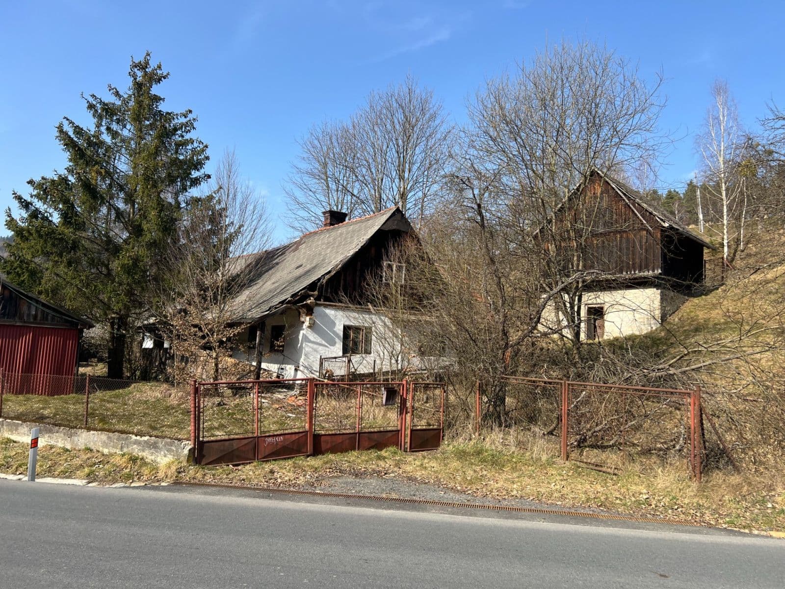 Predaj domu, pozemok 3.707 m², Velká Lhota, Zlínský kraj Predaj domu, pozemok 3.707 m², Velká Lhota, Zlínský kraj