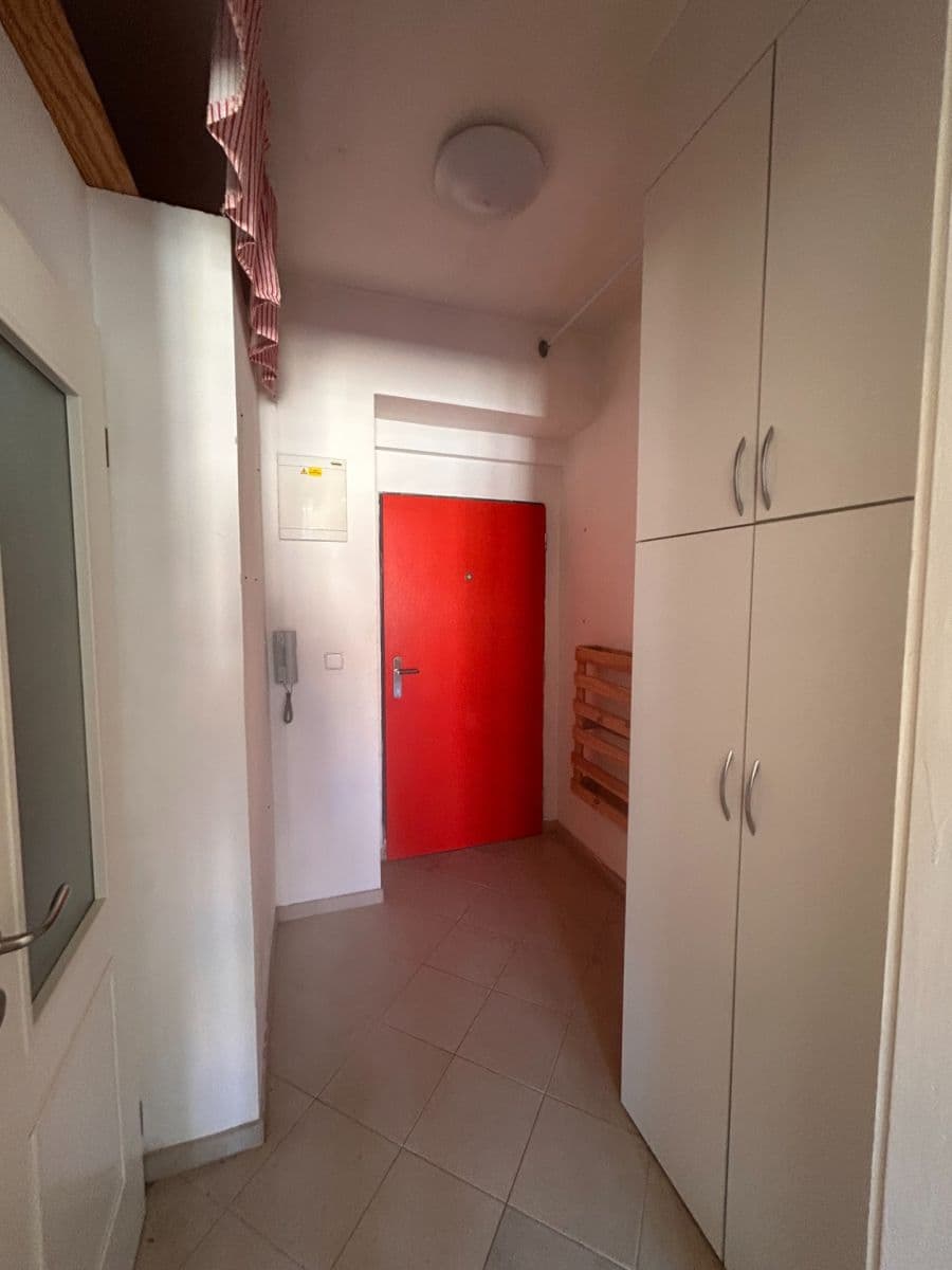 Prenájom bytu 1-izbový 25 m², Kyjevská, Praha, Praha Prenájom bytu 1-izbový 25 m², Kyjevská, Praha, Praha