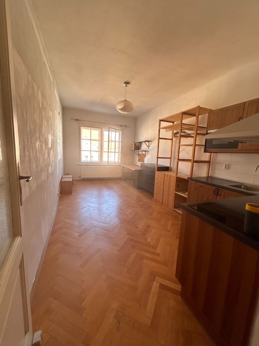 Prenájom bytu 1-izbový 25 m², Kyjevská, Praha, Praha Prenájom bytu 1-izbový 25 m², Kyjevská, Praha, Praha