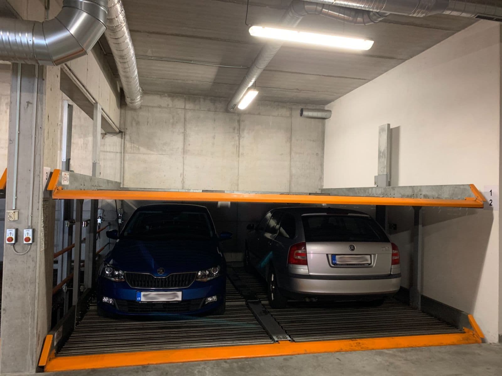 Prenájom garáže 12 m², Rostislavovo náměstí, Brno, Jihomoravský kraj Prenájom garáže 12 m², Rostislavovo náměstí, Brno, Jihomoravský kraj