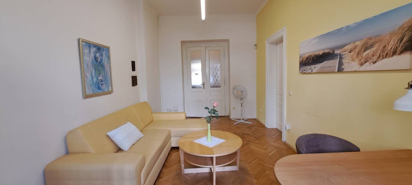 Prenájom nebytového priestoru 17 m², Krkonošská, Praha, Praha Prenájom nebytového priestoru 17 m², Krkonošská, Praha, Praha