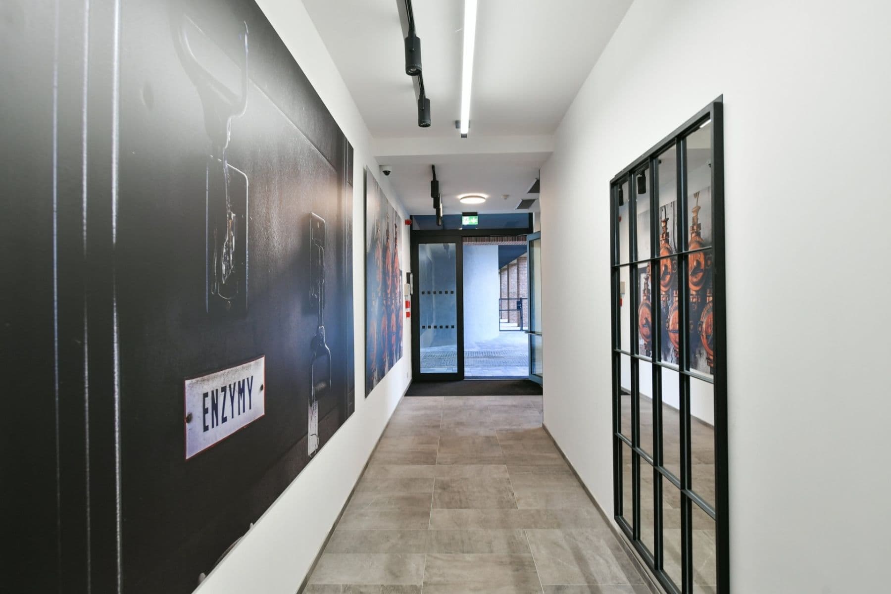 Prenájom bytu 3-izbový 103 m², U Lihovaru, Praha, Praha Prenájom bytu 3-izbový 103 m², U Lihovaru, Praha, Praha