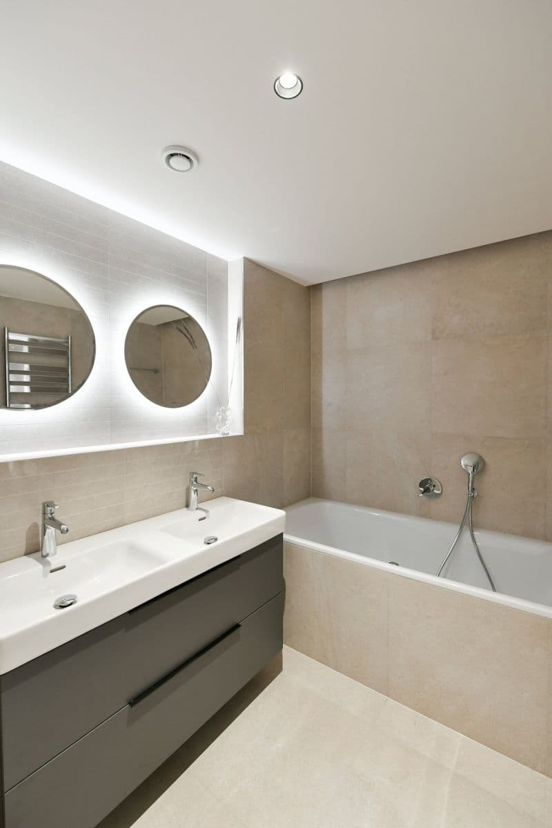 Prenájom bytu 3-izbový 103 m², U Lihovaru, Praha, Praha Prenájom bytu 3-izbový 103 m², U Lihovaru, Praha, Praha
