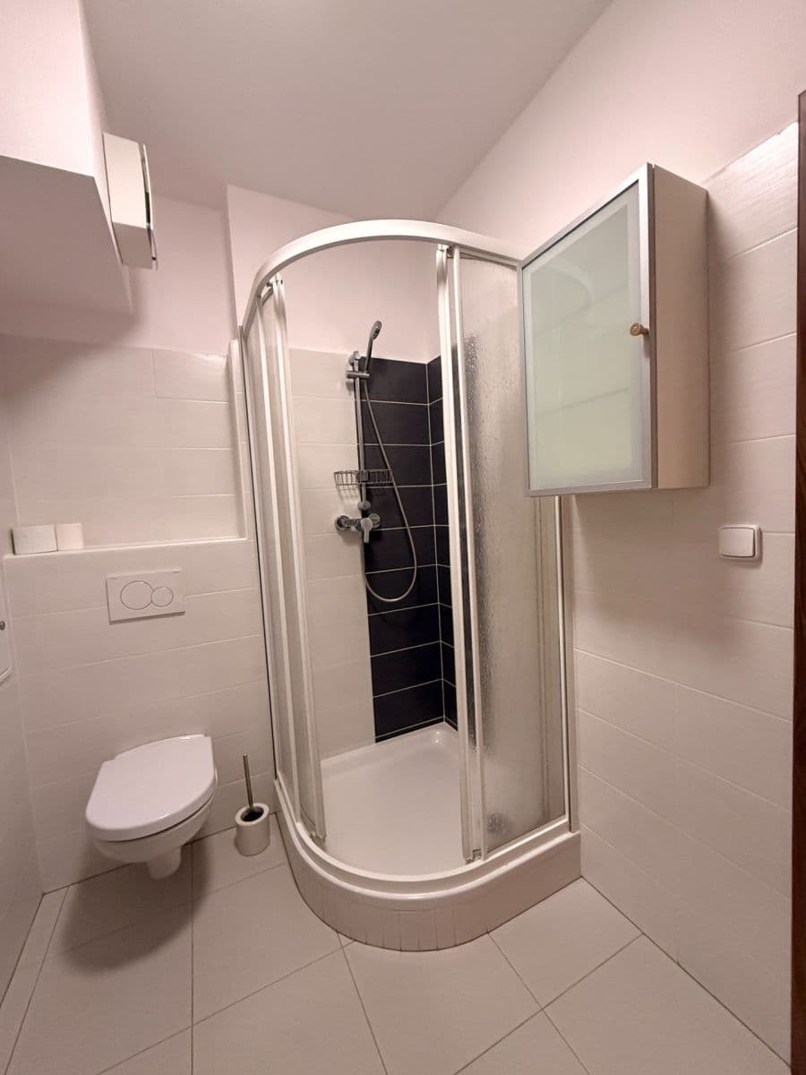 Prenájom bytu 2-izbový 47 m², U Dlouhé stěny, Jihlava, Kraj Vysočina Prenájom bytu 2-izbový 47 m², U Dlouhé stěny, Jihlava, Kraj Vysočina