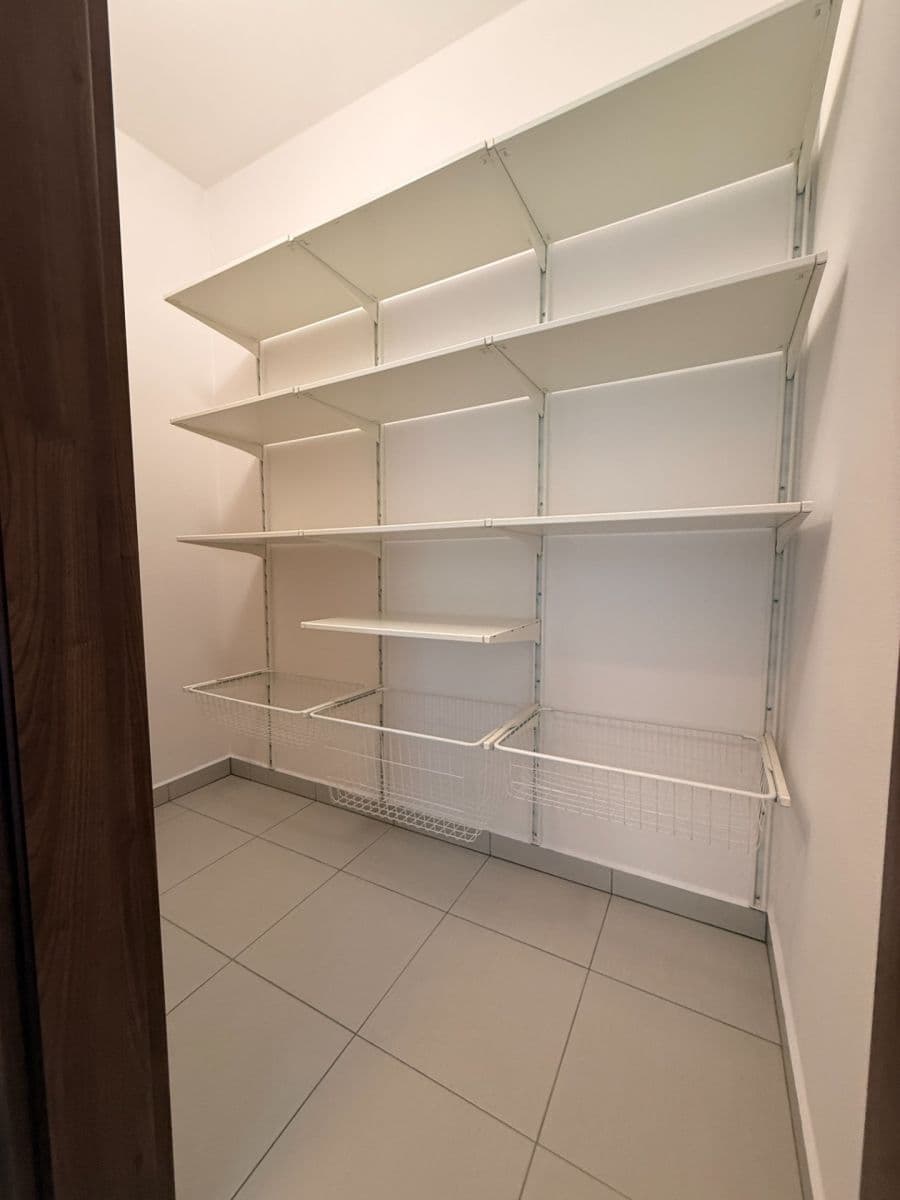 Prenájom bytu 2-izbový 47 m², U Dlouhé stěny, Jihlava, Kraj Vysočina Prenájom bytu 2-izbový 47 m², U Dlouhé stěny, Jihlava, Kraj Vysočina