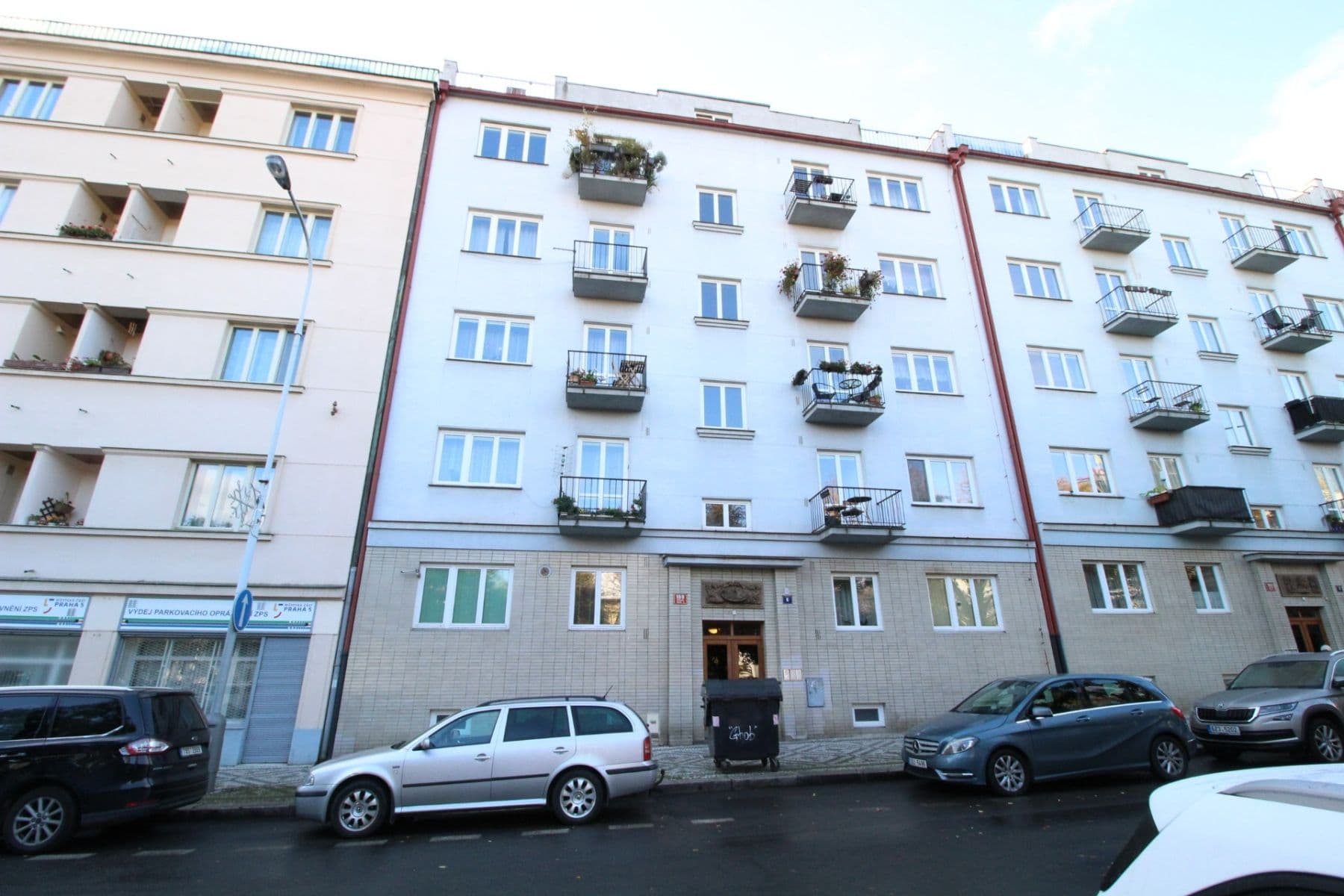 Prenájom bytu 1-izbový 43 m², náměstí 14. října, Praha, Praha Prenájom bytu 1-izbový 43 m², náměstí 14. října, Praha, Praha