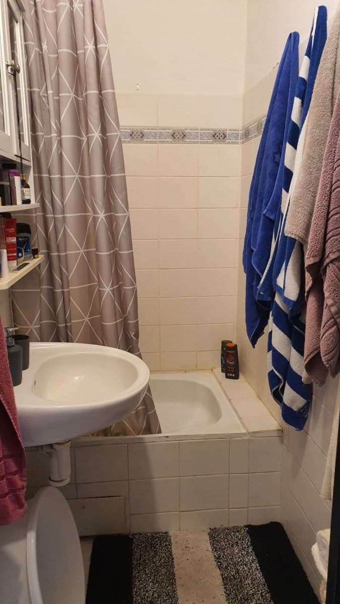 Prenájom bytu 1-izbový 34 m², Káranská, Praha, Praha Prenájom bytu 1-izbový 34 m², Káranská, Praha, Praha