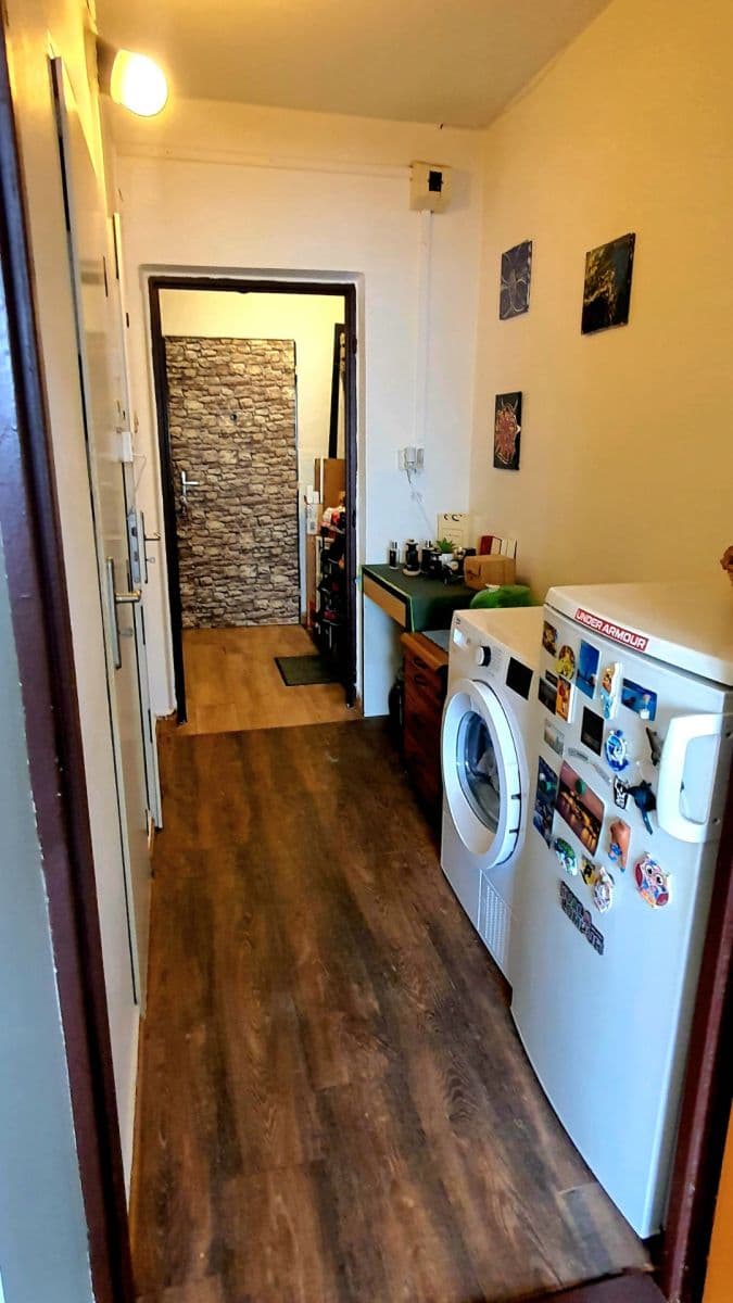 Prenájom bytu 1-izbový 34 m², Káranská, Praha, Praha Prenájom bytu 1-izbový 34 m², Káranská, Praha, Praha