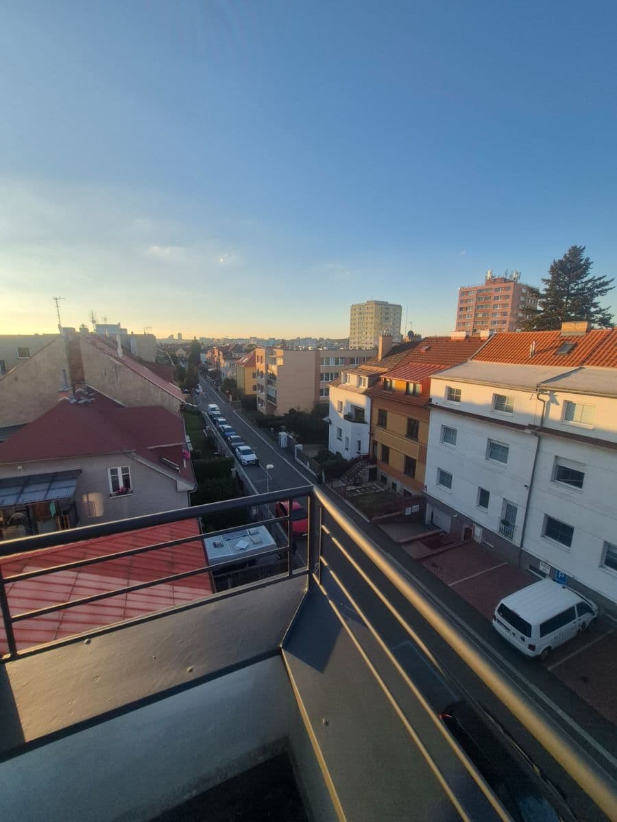 Prenájom bytu 3-izbový 75 m², Královická, Praha, Praha Prenájom bytu 3-izbový 75 m², Královická, Praha, Praha