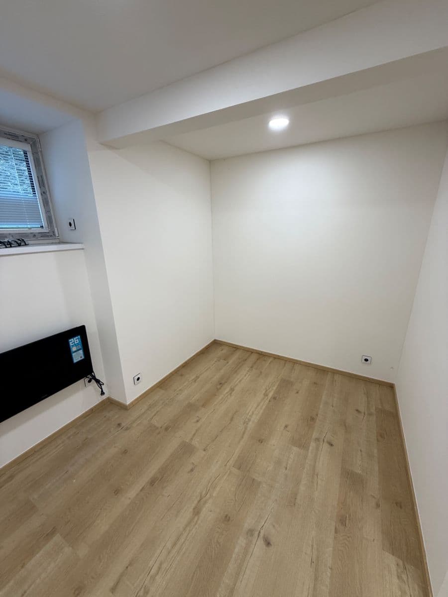 Prenájom bytu 1-izbový 22 m², Na Jezerce, Praha, Praha Prenájom bytu 1-izbový 22 m², Na Jezerce, Praha, Praha