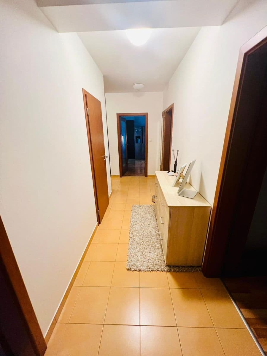 Prenájom bytu 3-izbový 80 m², Babická, Praha, Praha Prenájom bytu 3-izbový 80 m², Babická, Praha, Praha