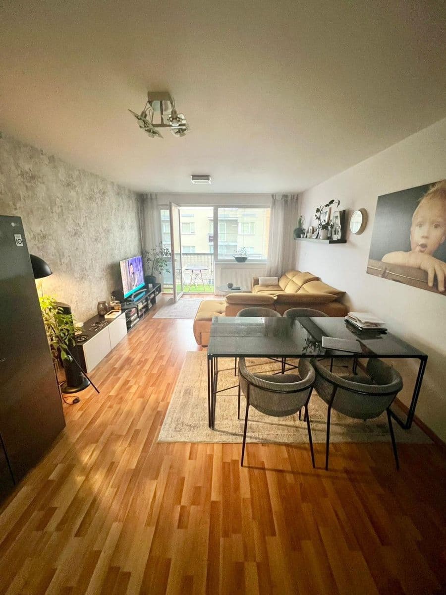 Prenájom bytu 3-izbový 80 m², Babická, Praha, Praha Prenájom bytu 3-izbový 80 m², Babická, Praha, Praha