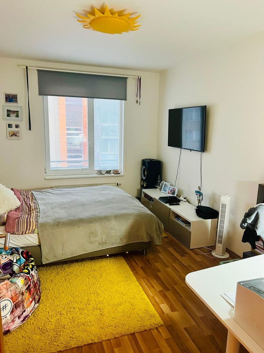 Prenájom bytu 3-izbový 80 m², Babická, Praha, Praha Prenájom bytu 3-izbový 80 m², Babická, Praha, Praha