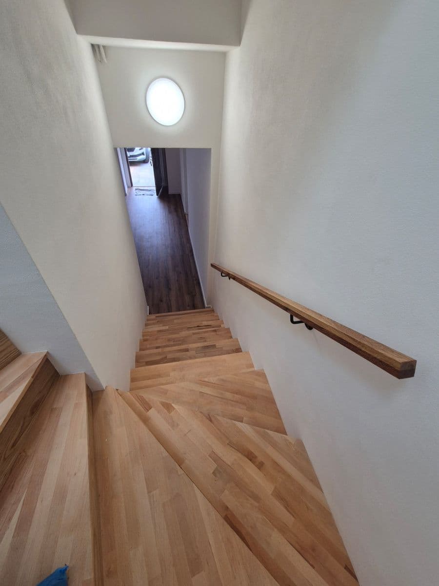 Prenájom nebytového priestoru 510 m², Náves sv. Petra a Pavla, Zlatníky-Hodkovice, Středočeský kraj Prenájom nebytového priestoru 510 m², Náves sv. Petra a Pavla, Zlatníky-Hodkovice, Středočeský kraj