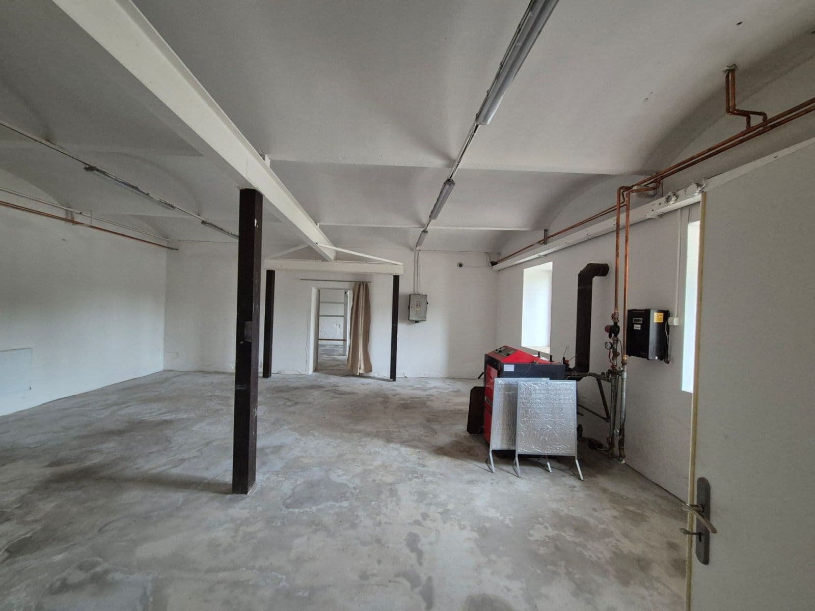 Prenájom nebytového priestoru 510 m², Náves sv. Petra a Pavla, Zlatníky-Hodkovice, Středočeský kraj Prenájom nebytového priestoru 510 m², Náves sv. Petra a Pavla, Zlatníky-Hodkovice, Středočeský kraj