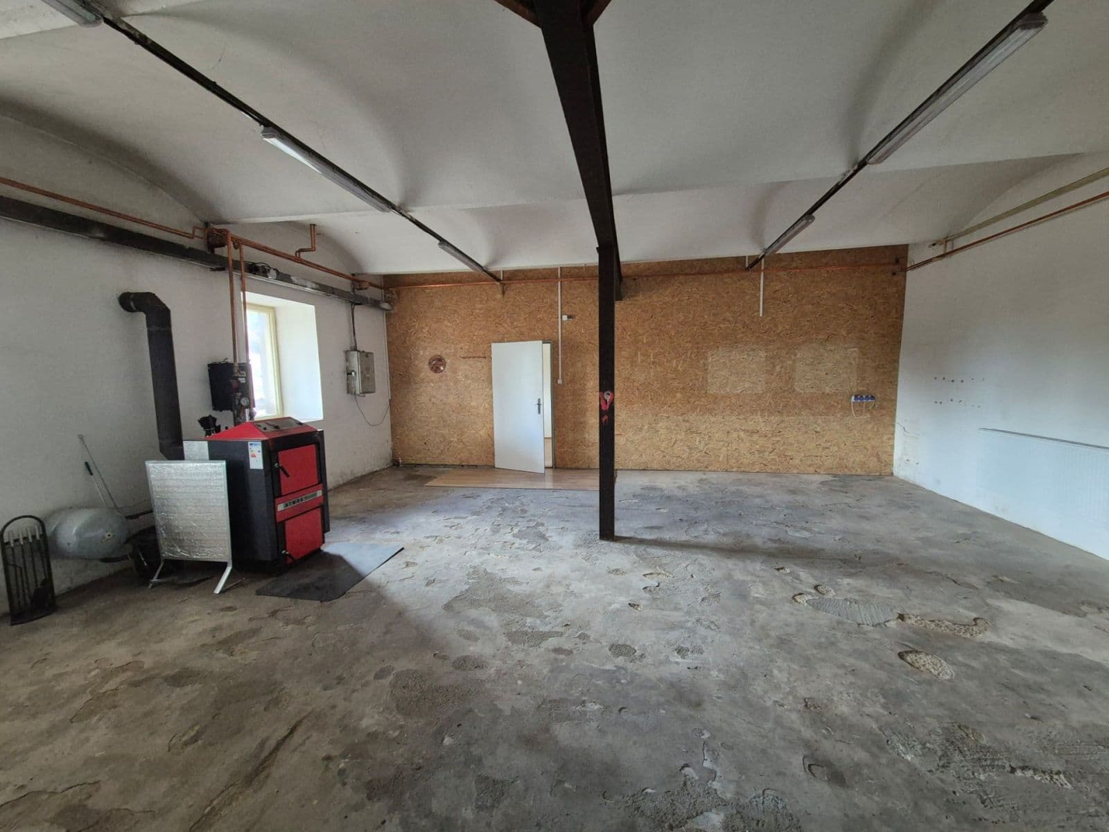 Prenájom nebytového priestoru 510 m², Náves sv. Petra a Pavla, Zlatníky-Hodkovice, Středočeský kraj Prenájom nebytového priestoru 510 m², Náves sv. Petra a Pavla, Zlatníky-Hodkovice, Středočeský kraj