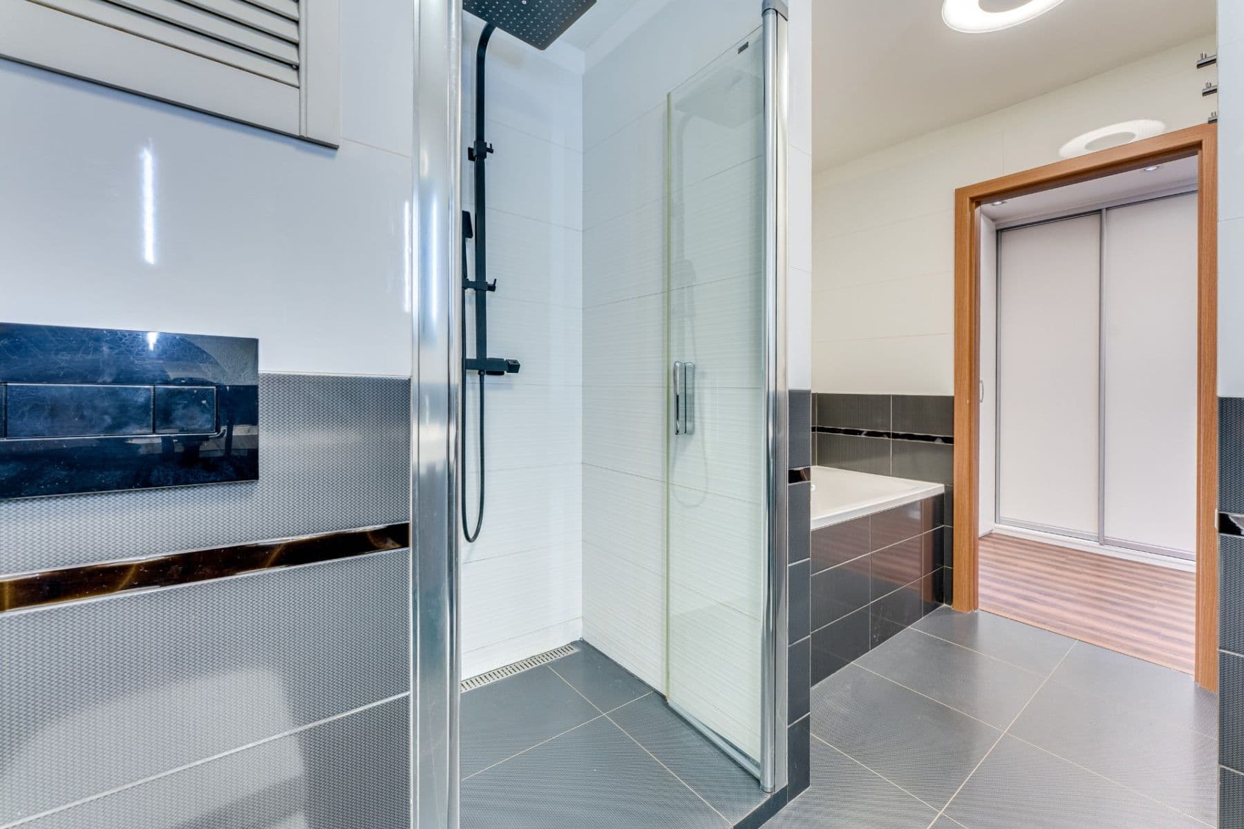 Predaj bytu 3-izbový 80 m², Suchý vršek, Praha, Praha Predaj bytu 3-izbový 80 m², Suchý vršek, Praha, Praha