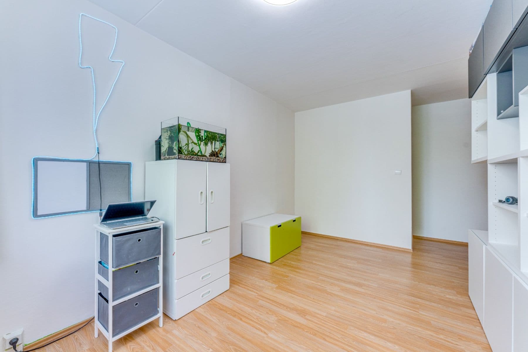 Predaj bytu 3-izbový 80 m², Suchý vršek, Praha, Praha Predaj bytu 3-izbový 80 m², Suchý vršek, Praha, Praha