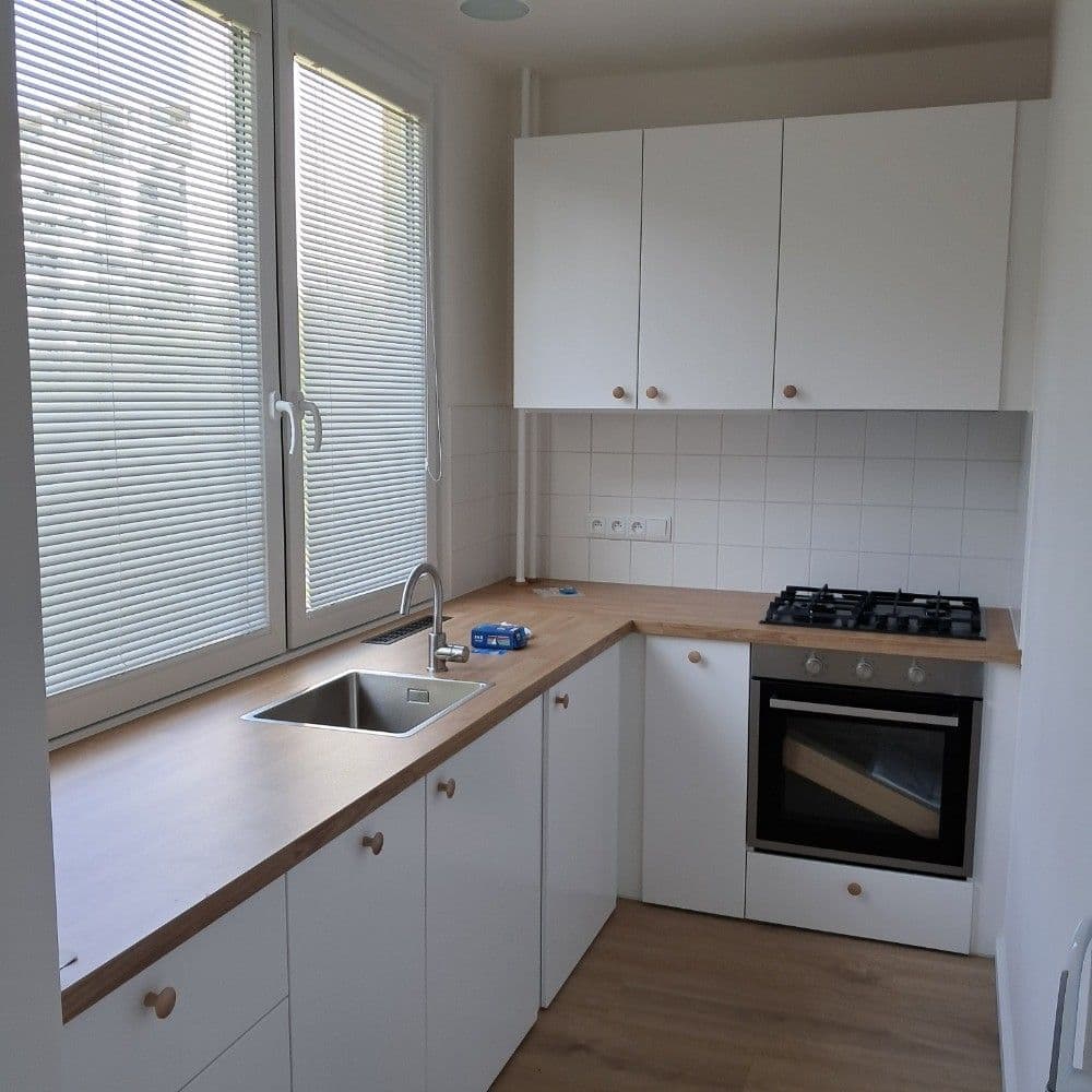 Prenájom bytu 3-izbový 53 m², Šluknovská, Praha, Praha Prenájom bytu 3-izbový 53 m², Šluknovská, Praha, Praha