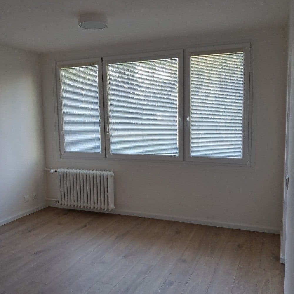 Prenájom bytu 3-izbový 53 m², Šluknovská, Praha, Praha Prenájom bytu 3-izbový 53 m², Šluknovská, Praha, Praha