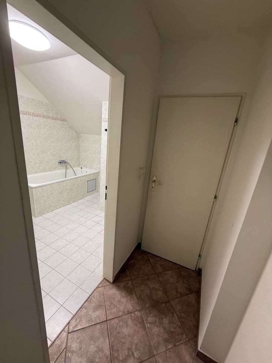 Prenájom bytu 3-izbový 97 m², K Horoměřicům, Praha, Praha Prenájom bytu 3-izbový 97 m², K Horoměřicům, Praha, Praha