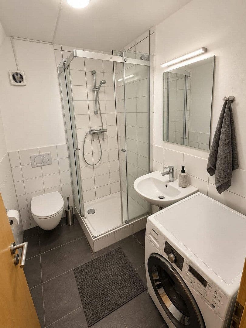 Prenájom bytu 6-izbový 123 m², Karlstr. 59, Friedrichshafen, Bádensko-Wurttembersko Prenájom bytu 6-izbový 123 m², Karlstr. 59, Friedrichshafen, Bádensko-Wurttembersko