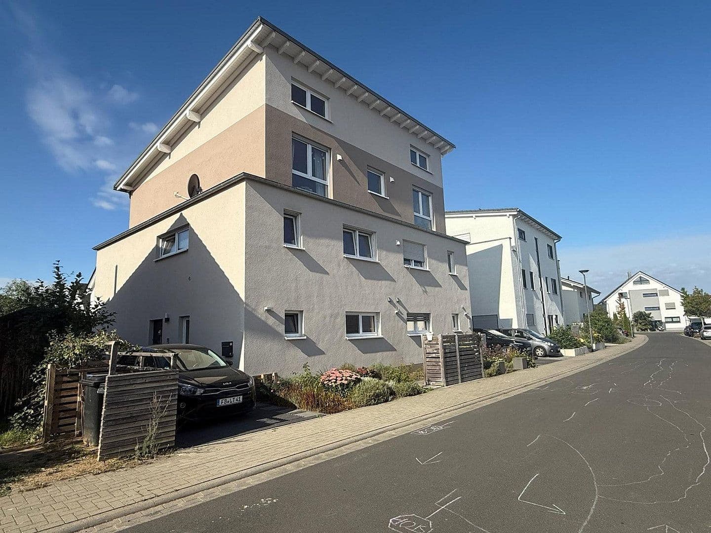 Prenájom bytu 3-izbový 120 m², Georg-August-Zinn-Straße 18, Friedberg (Hessen), Hesensko Prenájom bytu 3-izbový 120 m², Georg-August-Zinn-Straße 18, Friedberg (Hessen), Hesensko