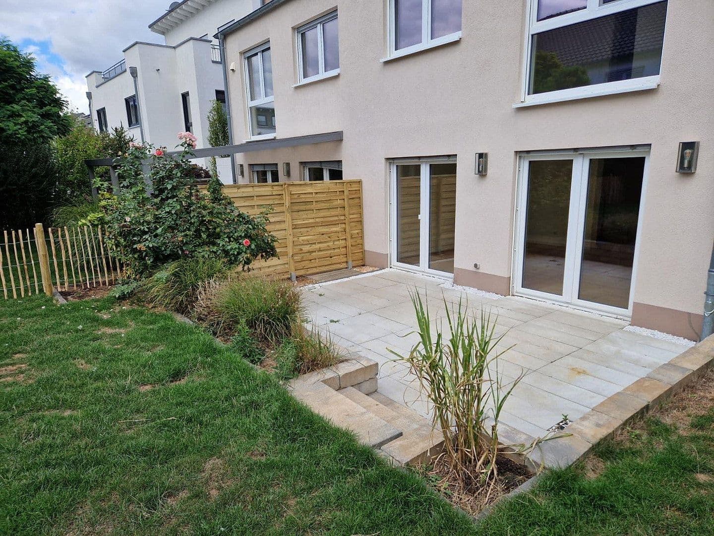 Prenájom bytu 3-izbový 120 m², Georg-August-Zinn-Straße 18, Friedberg (Hessen), Hesensko Prenájom bytu 3-izbový 120 m², Georg-August-Zinn-Straße 18, Friedberg (Hessen), Hesensko