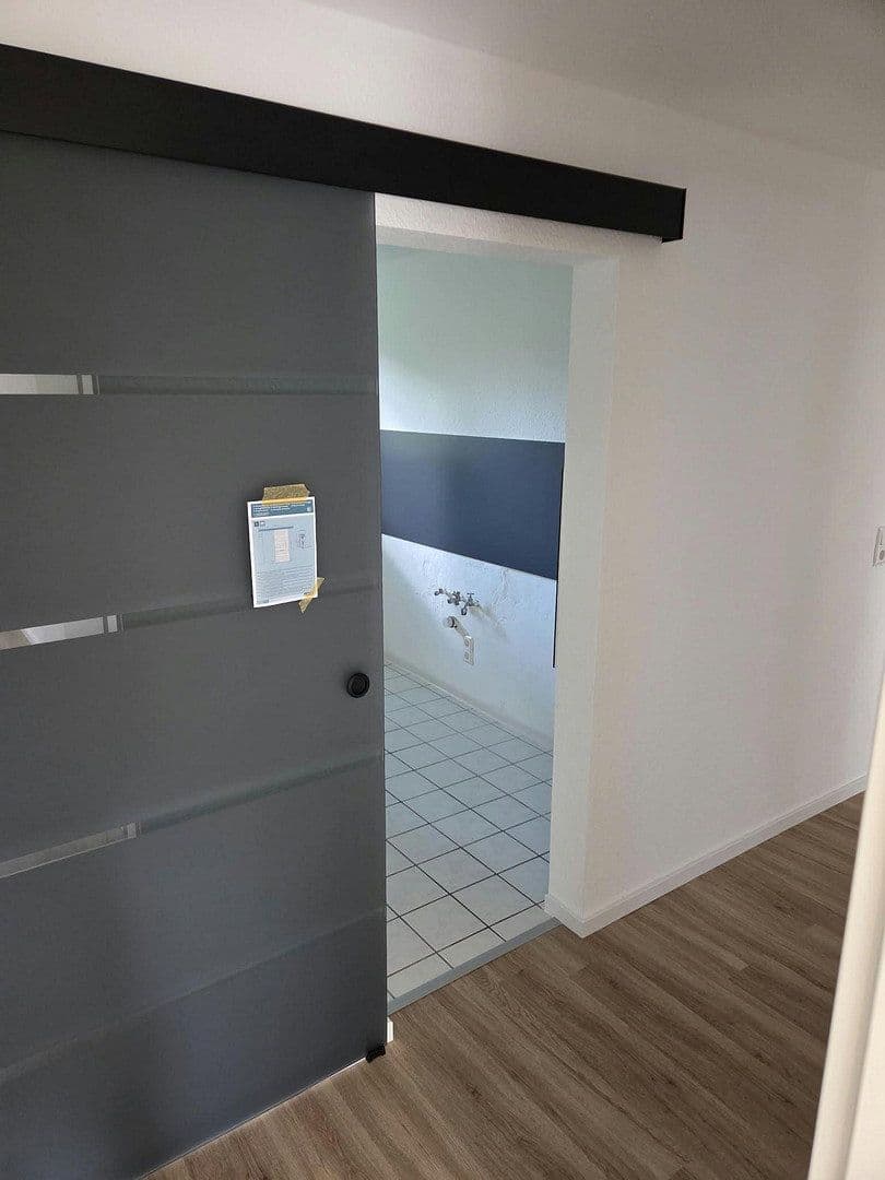 Prenájom bytu 4-izbový 70 m², Roßstraße 11, Leipzig-Südost OT Liebertwolkwitz, Sasko Prenájom bytu 4-izbový 70 m², Roßstraße 11, Leipzig-Südost OT Liebertwolkwitz, Sasko