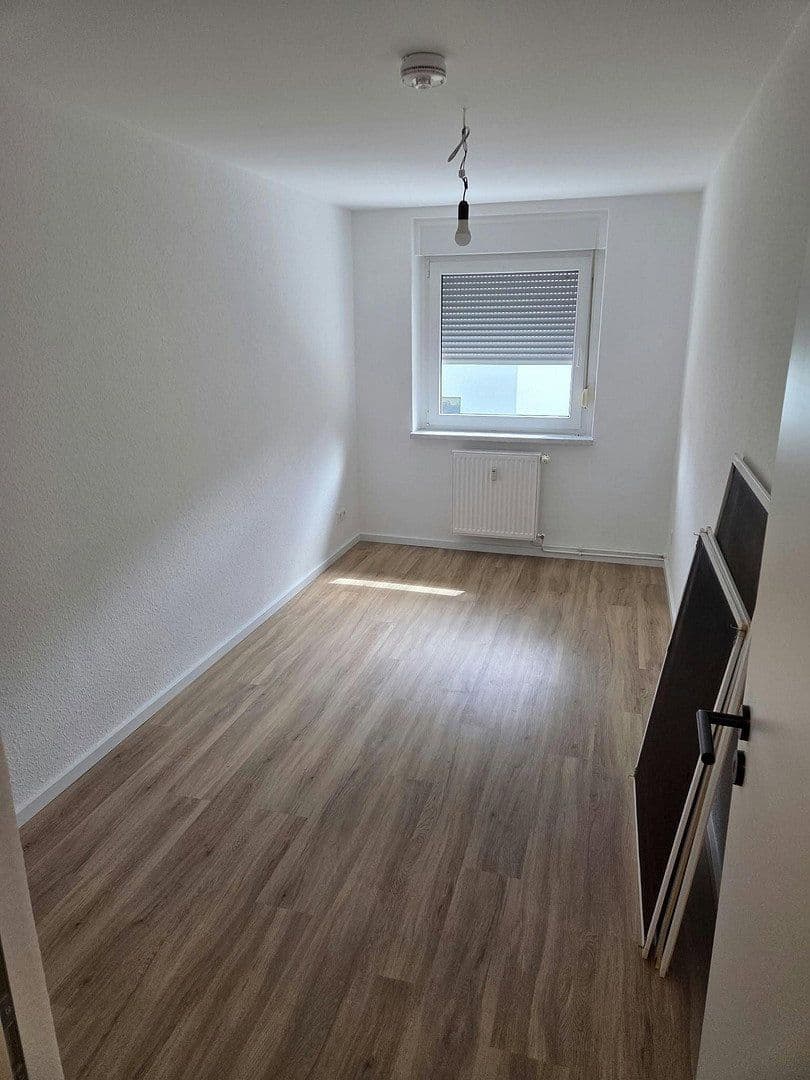 Prenájom bytu 4-izbový 70 m², Roßstraße 11, Leipzig-Südost OT Liebertwolkwitz, Sasko Prenájom bytu 4-izbový 70 m², Roßstraße 11, Leipzig-Südost OT Liebertwolkwitz, Sasko