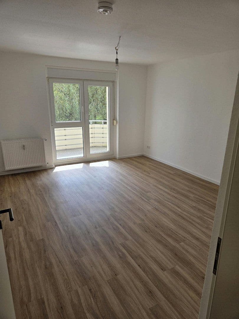 Prenájom bytu 4-izbový 70 m², Roßstraße 11, Leipzig-Südost OT Liebertwolkwitz, Sasko Prenájom bytu 4-izbový 70 m², Roßstraße 11, Leipzig-Südost OT Liebertwolkwitz, Sasko