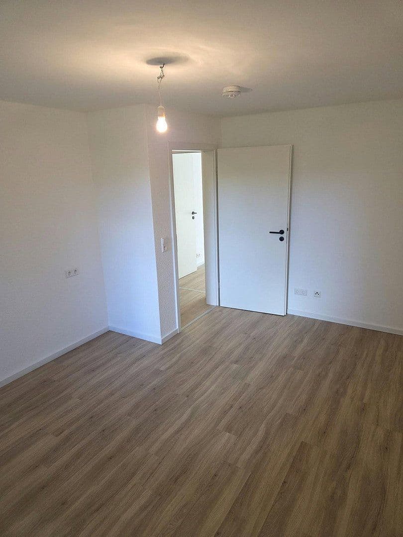 Prenájom bytu 4-izbový 70 m², Roßstraße 11, Leipzig-Südost OT Liebertwolkwitz, Sasko Prenájom bytu 4-izbový 70 m², Roßstraße 11, Leipzig-Südost OT Liebertwolkwitz, Sasko
