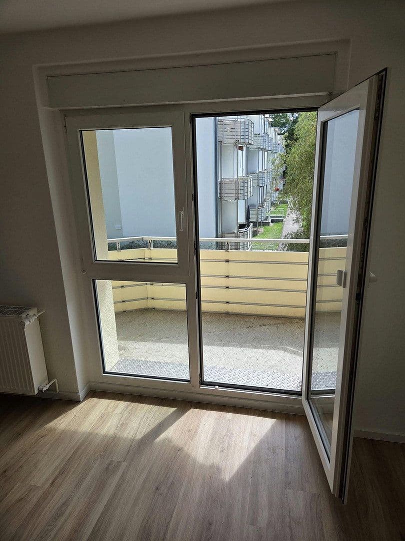 Prenájom bytu 4-izbový 70 m², Roßstraße 11, Leipzig-Südost OT Liebertwolkwitz, Sasko Prenájom bytu 4-izbový 70 m², Roßstraße 11, Leipzig-Südost OT Liebertwolkwitz, Sasko