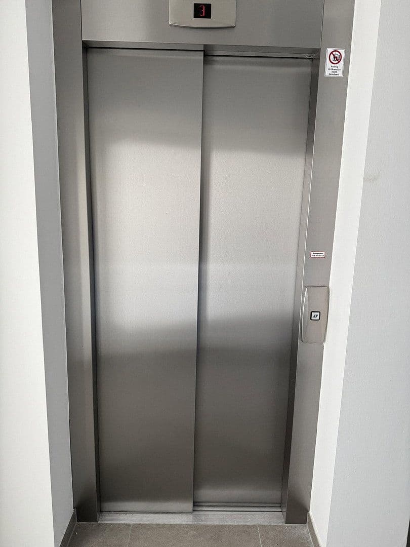Prenájom bytu 2-izbový 70 m², Elmer Landstraße 1, Schlüchtern, Hesensko Prenájom bytu 2-izbový 70 m², Elmer Landstraße 1, Schlüchtern, Hesensko