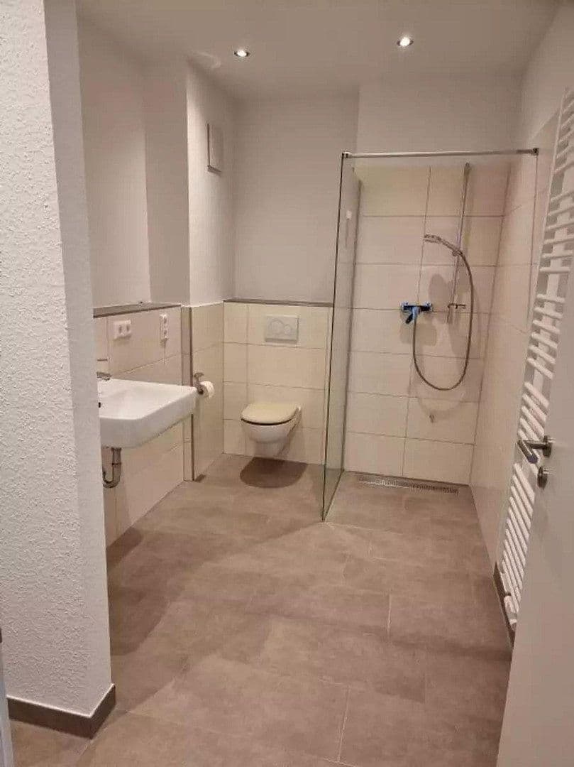 Prenájom bytu 2-izbový 68 m², Ulmerstr., Villingen-Schwenningen, Bádensko-Wurttembersko Prenájom bytu 2-izbový 68 m², Ulmerstr., Villingen-Schwenningen, Bádensko-Wurttembersko