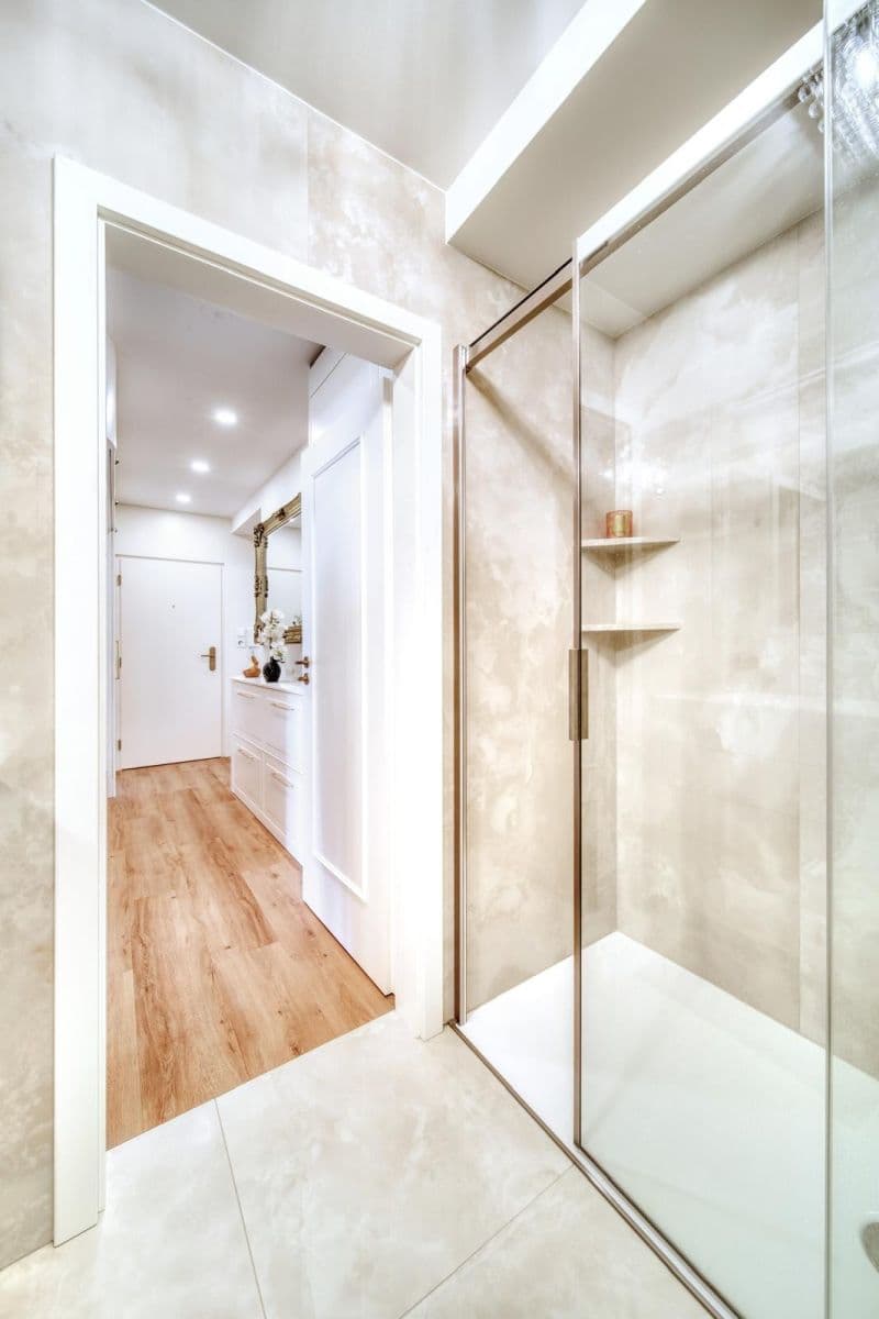 Prenájom bytu 3-izbový 70 m², Kladenská, Praha, Praha Prenájom bytu 3-izbový 70 m², Kladenská, Praha, Praha